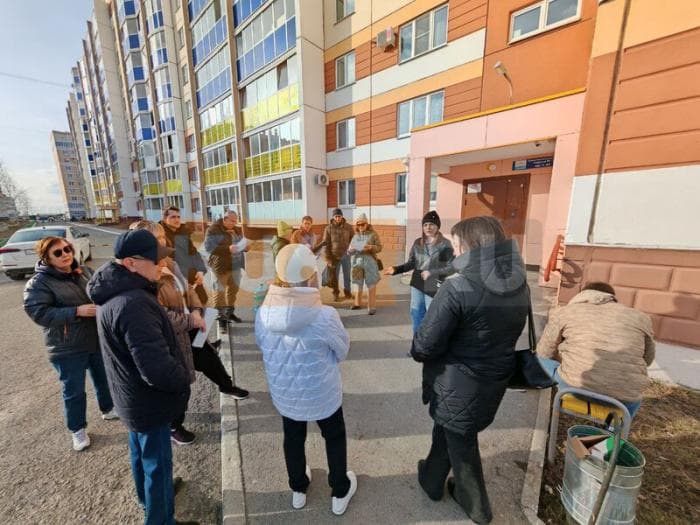 «Приставы ничего не делают»: на доме УК «Вертикаль Плюс» в Каменске-Уральском висит долг в 5,2 млн рублей. Кто виноват?