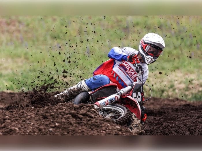 Каменск-Уральский ворвался в тройку сильнейших на этапе мотокросса в Кемерово
