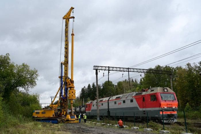 Пробкам у железнодорожного переезда под Каменском-Уральским скоро конец