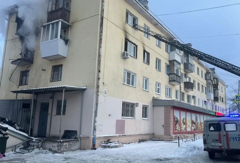 Взрыв газа и пожар произошли в жилом доме в Первоуральске