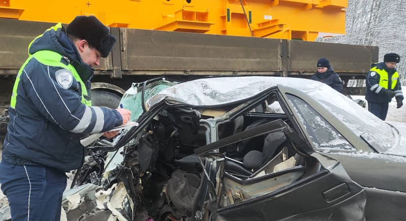 Водитель из Каменска-Уральского погиб в аварии на трассе Екатеринбург — Тюмень