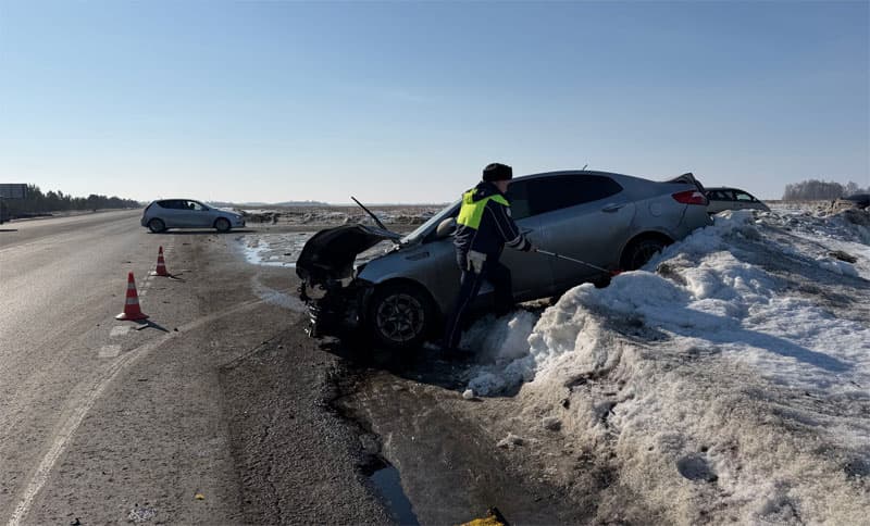 ДТП на трассе Екатеринбург—Шадринск—Курган: столкновение Kia Rio и КАМАЗ, водитель госпитализирована